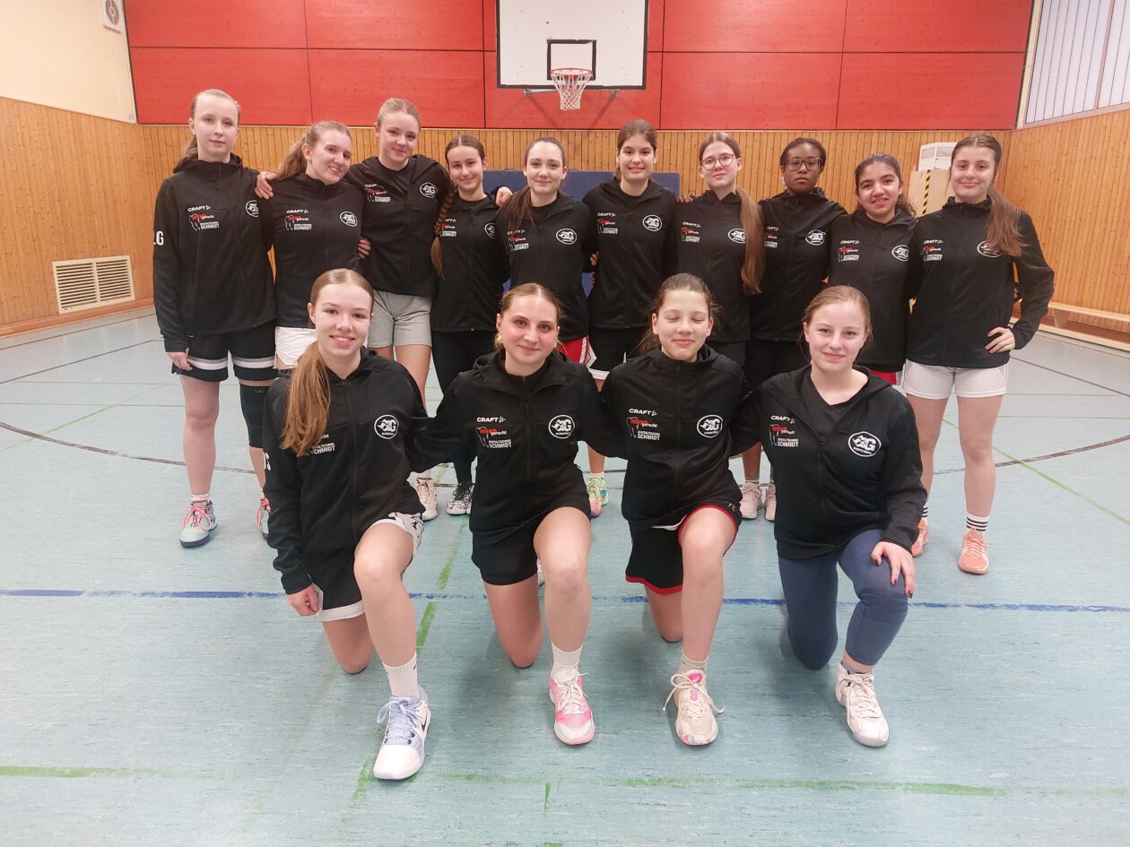 U16w – Derbysieg gegen VfL Astrostars und New-Style