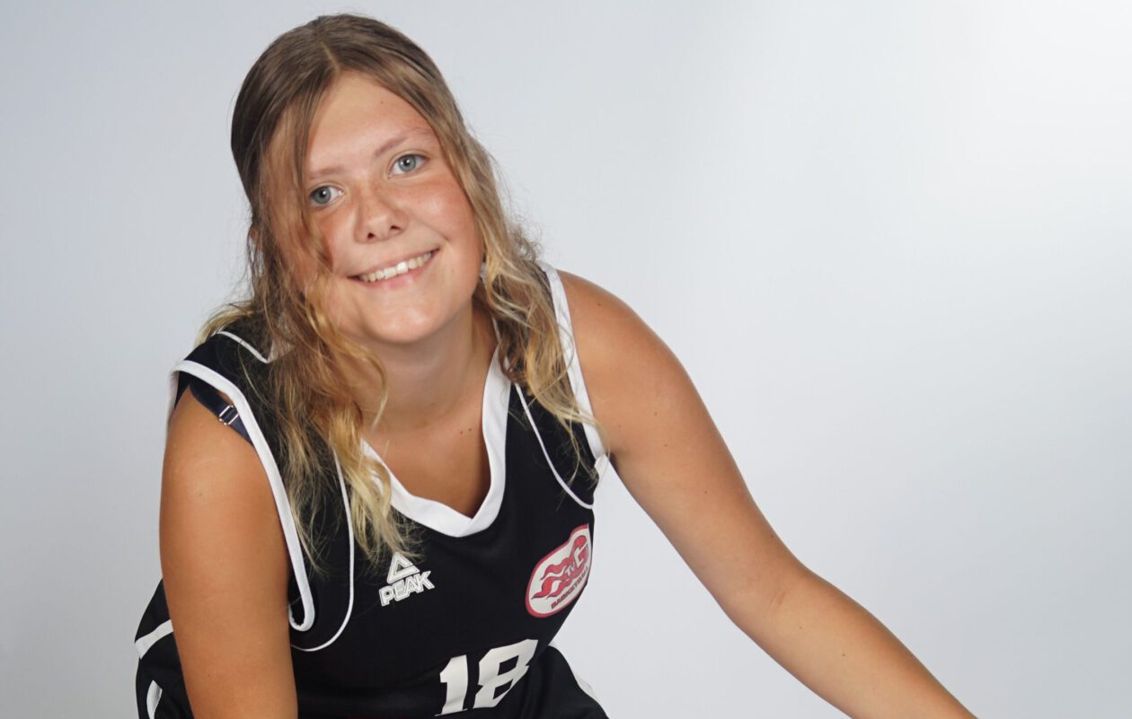 U18w: Basketball – auch ohne Worte – Lilly ist dabei!