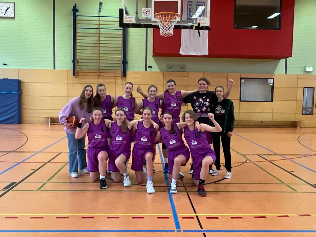 U16w: Sieg in Wuppertal (28 zu 57)